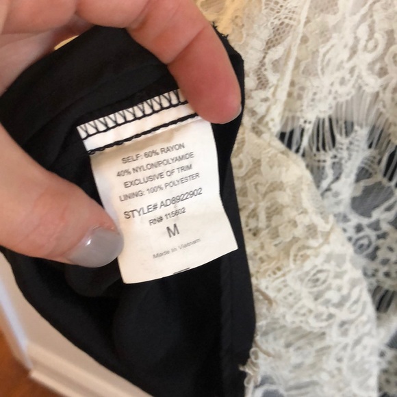 ASTR Lace sleeveless shift size M blk/cream - Picture 5 of 7